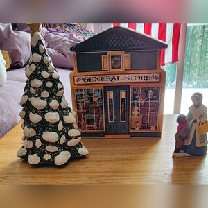 1982 Avon Celebrates A Country Christmas McConnel's Store Tree Figure 3 Pieces